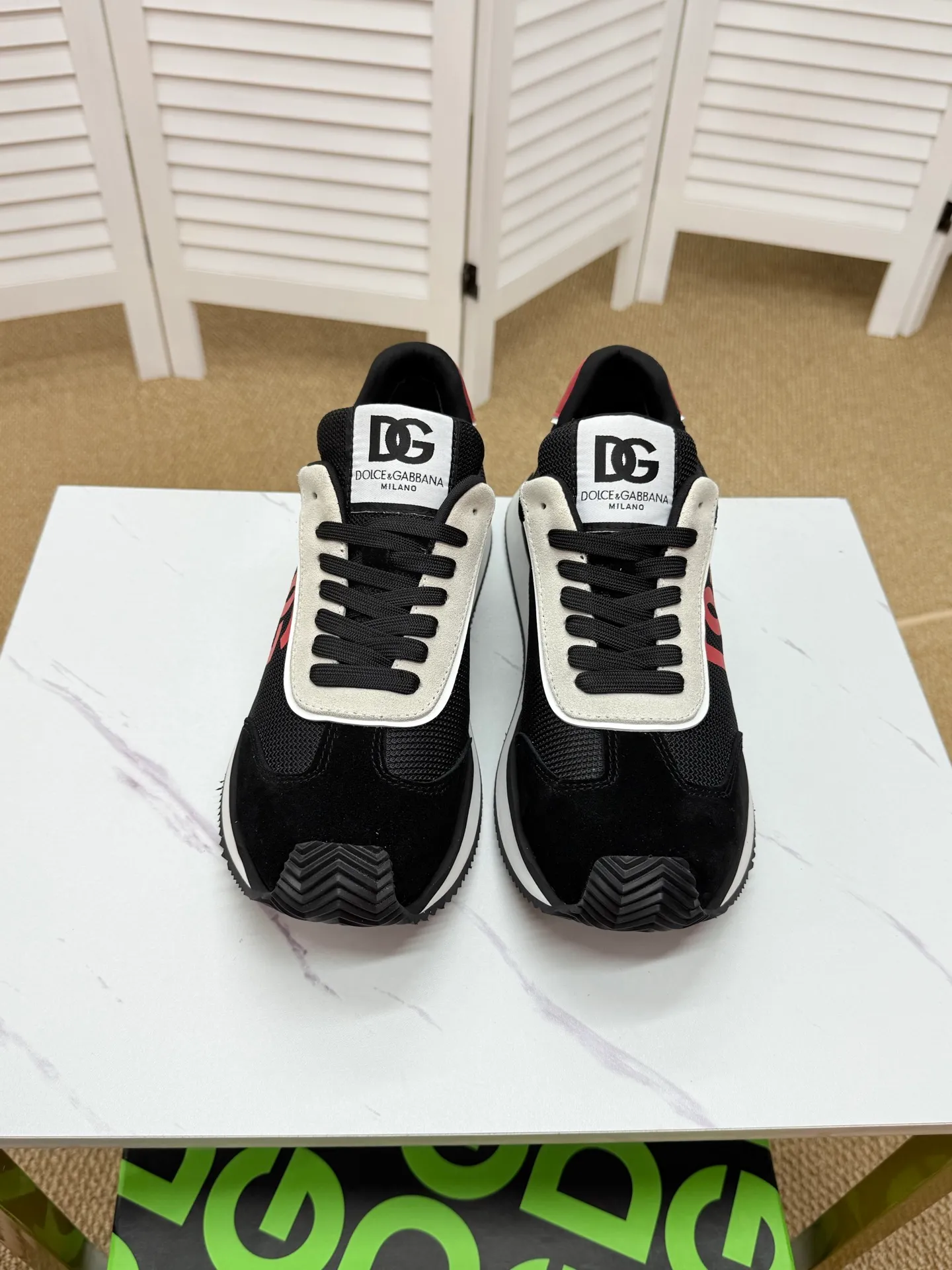 Men's clothing and shoes 250. The latest sports and casual shoes for couples (DG) are fashionable and versatile, and can add luster to various looks. Create an exquisite design with unique dynamic vitality and modern atmosphere, showing modern elegance. Size: 36-46 (45 and 46 are custom-made and cannot be returned or exchanged) Se